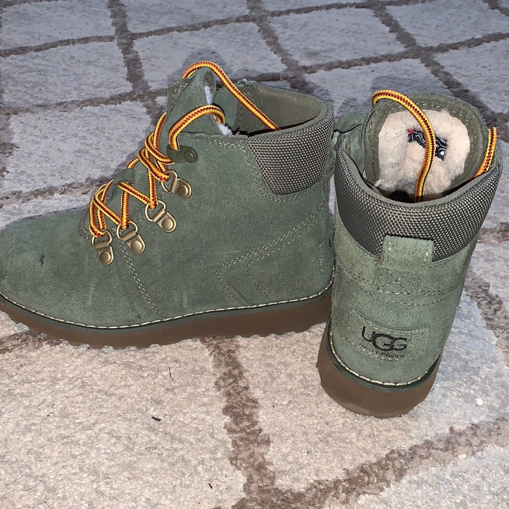 Boys Ugg boots size 12